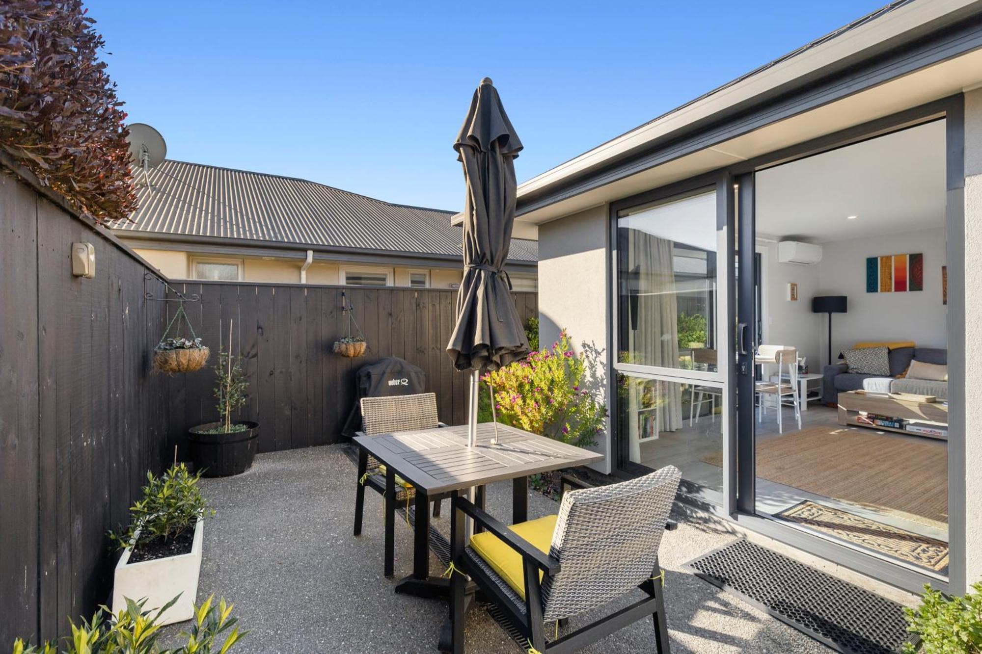 Modern, Sunny, Central Motueka Luaran gambar