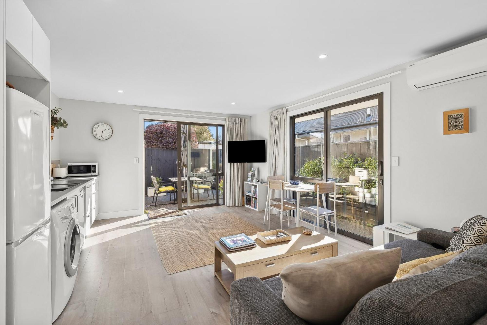 Modern, Sunny, Central Motueka Luaran gambar